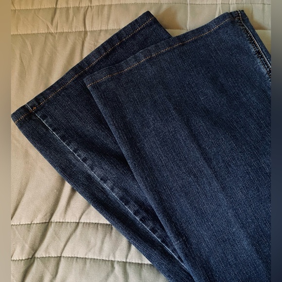 Judy Blue High Waisted Flared Denim Jeans - Picture 6 of 16